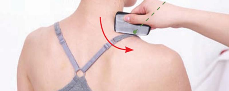 后背刮痧的好处和坏处（男人后背刮痧的好处和坏处）