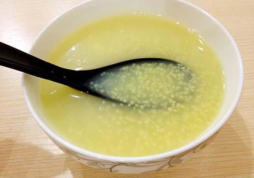 急性肠胃炎吃什么食物（急性肠胃炎不能吃什么食物）