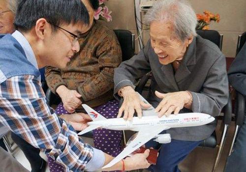 膝盖疼可以拔火罐吗 膝盖痛拔火罐有用吗