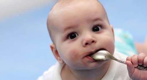 宝宝几个月可以吃肉泥（宝宝几个月可以吃鱼肉泥）