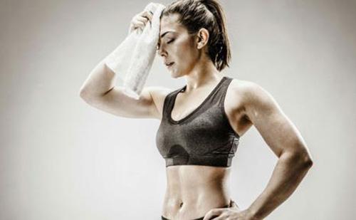 夏天出汗多有什么好处（夏天出汗多有什么好处和坏处）