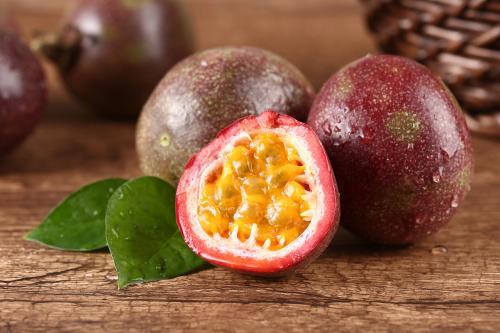 孕妇可以吃百香果嘛（孕妇能吃百香果?）