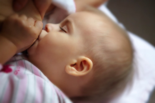 宝宝多大可以断夜奶 母乳宝宝多大可以断夜奶