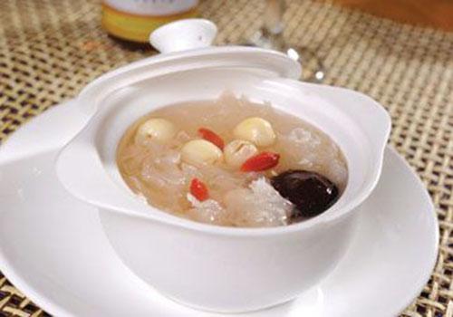 月经提前如何食疗（月经提前的食疗方法）