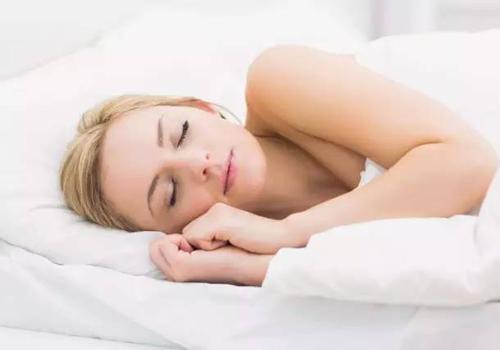 睡前做什么对身体好 睡觉之前不要做什么