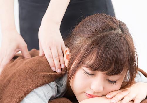 来月经可以按摩背部吗 经期按摩别忽视这些