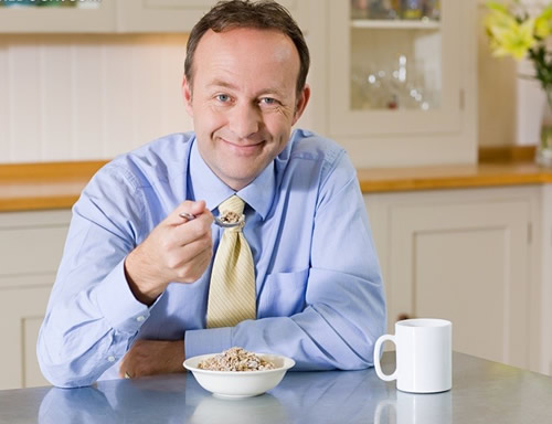 骨裂吃什么有助恢复（脚面骨裂吃什么有助恢复）