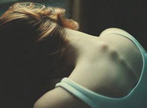 颈椎病有哪些症状（颈椎病有哪些症状怎么治最好）