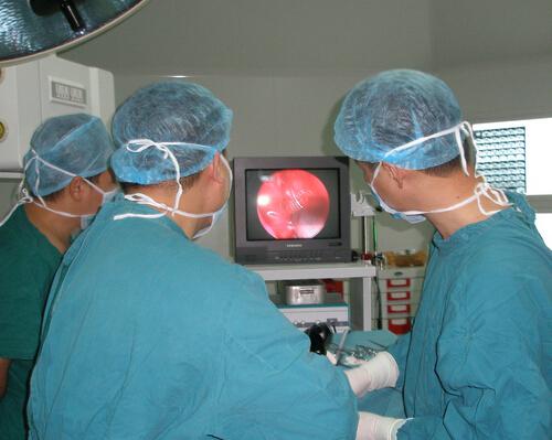 扁桃体发炎切除好吗(扁桃体发炎切除好不好)