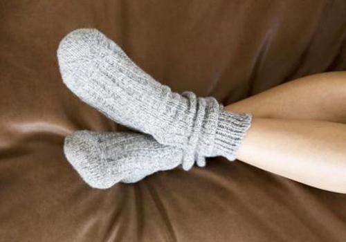 冬季手脚冰凉怎么办（冬季手脚冰凉怎么办男）