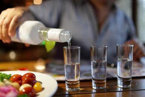 睾丸静脉曲张能喝酒吗 静脉曲张能否喝酒