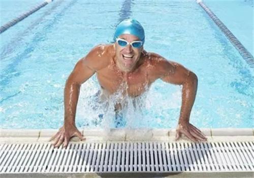 游泳前该如何热身 游泳前怎样热身