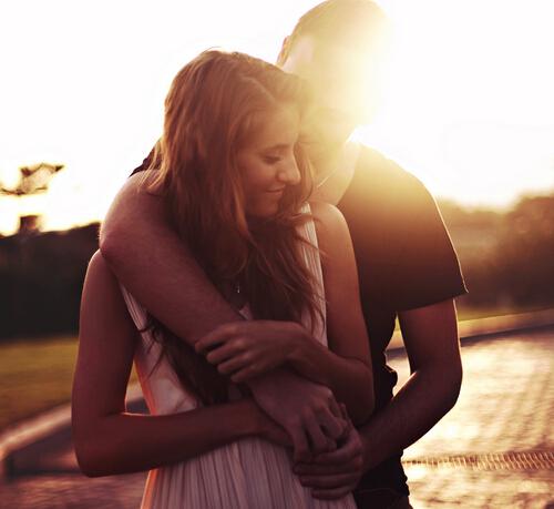 同房会导致月经推迟吗（第一次同房会导致月经推迟吗）