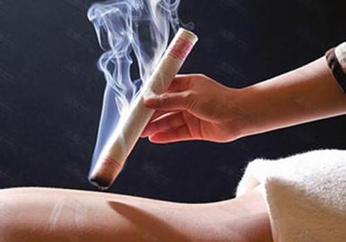 膝盖疼能艾灸吗 膝盖疼可以直接艾灸膝盖吗