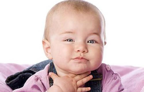 宝宝嗓子有痰呼噜呼噜的怎么办 一个月宝宝嗓子有痰呼噜呼噜的怎么办