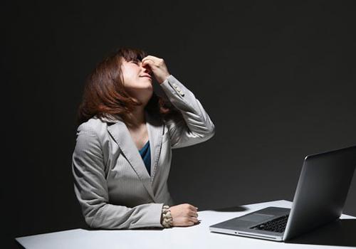 疲劳熬夜月经会推迟吗 疲劳会推迟月经吗?