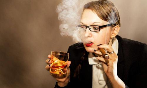 喝酒吐血胃疼怎么办（喝酒胃疼呕吐出血怎么治疗）