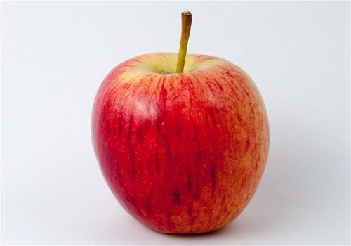 苹果能用开水烫着吃吗 烫过的苹果为什么会变色