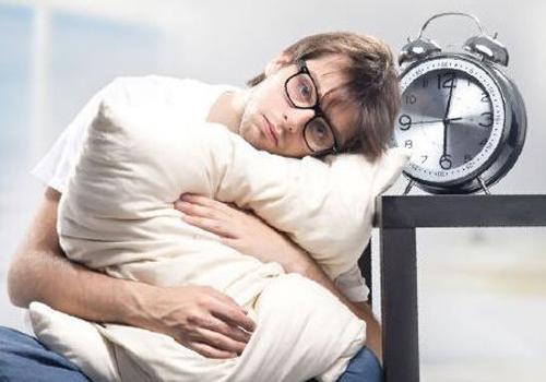 男人熬夜对身体有哪些危害 看到还会再熬夜吗