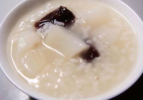 喉咙痒咳嗽吃什么中药(喉咙痒咳嗽吃什么中药药见效快)