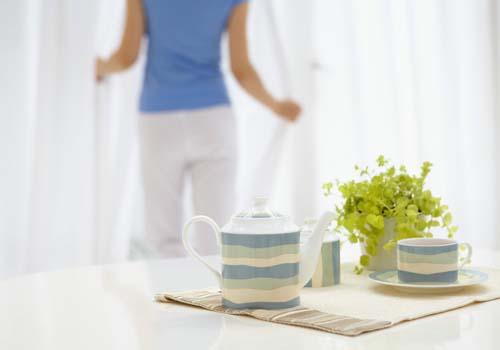 宫颈糜烂出血的原因都有哪些(宫颈糜烂出血是什么原因)