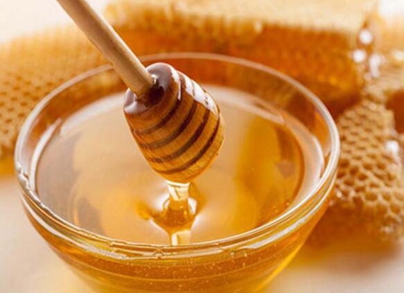 婴儿能喝蜂蜜水吗 三个月婴儿能喝蜂蜜水吗