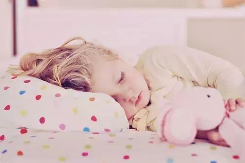 夏天宝宝开空调多少度合适(夏天宝宝空调应该开多少度适合)