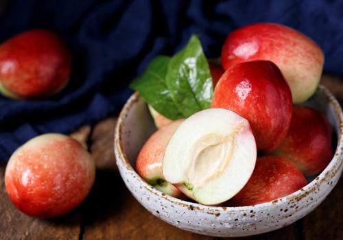 来月经可以吃油桃吗（来月经可以吃油桃么）