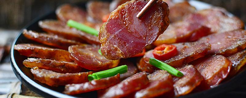 生吃了腊肉肠怎么办 吃了生的腊肠怎么办