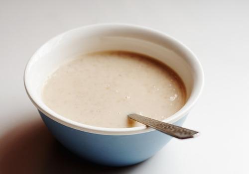 哺乳期能喝藕粉吗（哺乳期间可以喝藕粉吗）