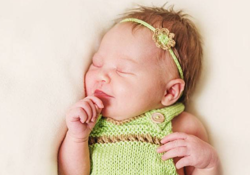 宝宝出生6天黄疸偏高怎么办（出生6天的宝宝黄疸高怎么办）