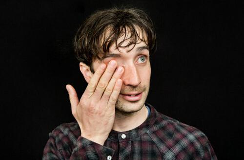 玩手机眼睛模糊怎么办 玩手机玩的眼睛模糊怎么办