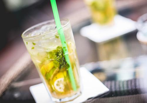 柚子茶可以解酒吗 冰的蜂蜜柚子茶可以解酒吗