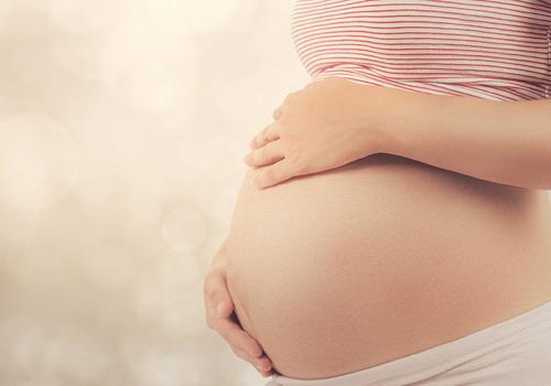 孕妇湿疹可以用盐水洗吗(孕晚期长湿疹可以用盐水擦洗吗)