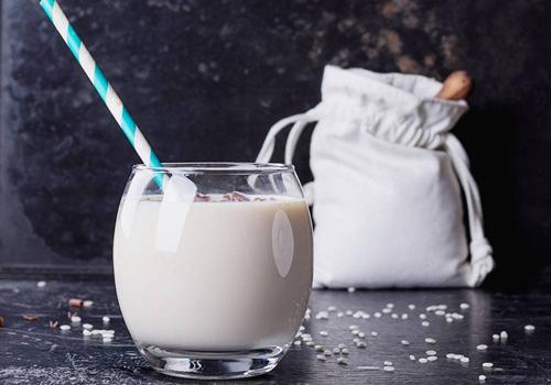 宝宝拉肚子可以喝牛奶吗 1岁宝宝拉肚子可以喝牛奶吗