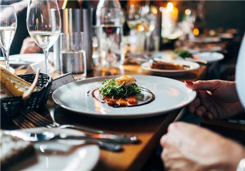 晚餐应注意什么 晚餐应该注意什么