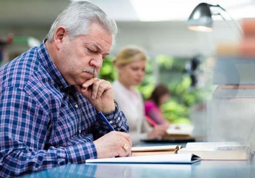 老人吃什么补血效果最好（老年人吃什么补血效果最好）