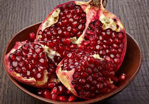 喉咙痒咳嗽能吃石榴吗(喉咙痒咳嗽可以吃石榴吗)
