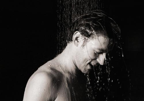 洗澡不能做的5件事 洗澡不能做的5件事儿