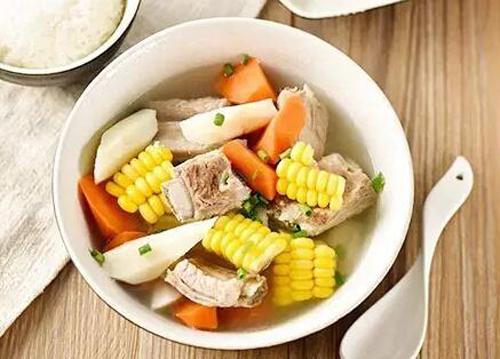 女人吃什么抗皱纹（女人吃什么抗皱纹好）