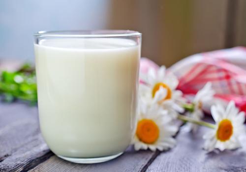 上吐下泻能喝牛奶吗（上吐下泻能喝牛奶么）