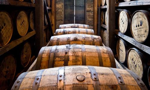 喝酒吐的黄水是什么症状(喝酒吐的是黄水是怎么回事)