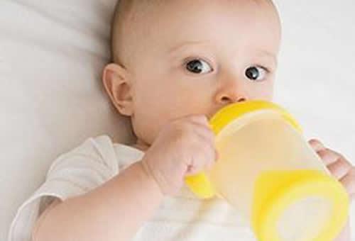 宝宝喉咙有痰咳不出来怎么办 十个月的宝宝喉咙有痰咳不出来怎么办