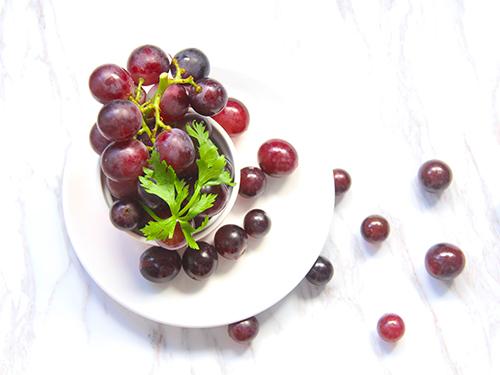 葡萄籽男的可以吃吗（男生可以吃葡萄籽吗?）