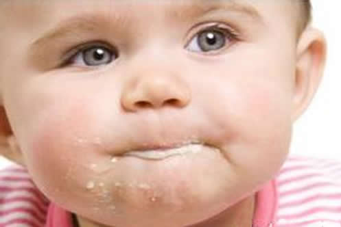 婴儿呕吐怎么办(10个月婴儿呕吐怎么办)