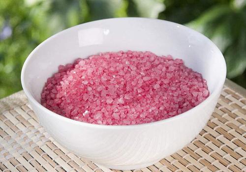 如何使用浴盐泡脚 盐浴泡脚怎么泡