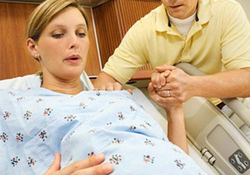 宫缩十分钟一次还有多久生(宫缩10分钟一次还有多久生)