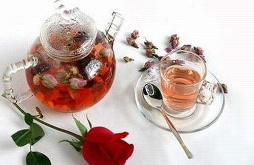 补气养血茶喝出白领女性好气色(女性补气补血茶)