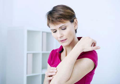 带状疱疹为什么晚上疼 带状疱疹为什么晚上疼白天不疼