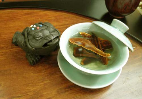 慢性肝炎吃什么好（慢性肝炎吃什么好?）